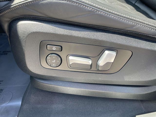 Vehicle image 22 of 37