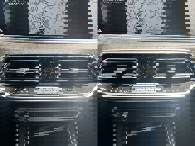 Vehicle image 27 of 40