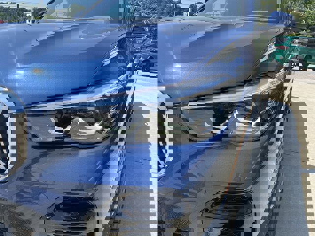 Vehicle image 37 of 40