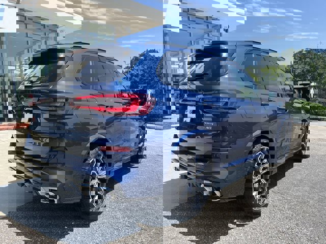 Vehicle image 7 of 40