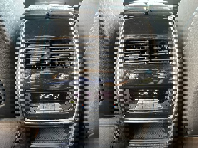 Vehicle image 30 of 40