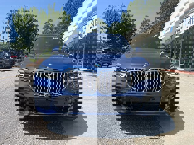 Vehicle image 2 of 40