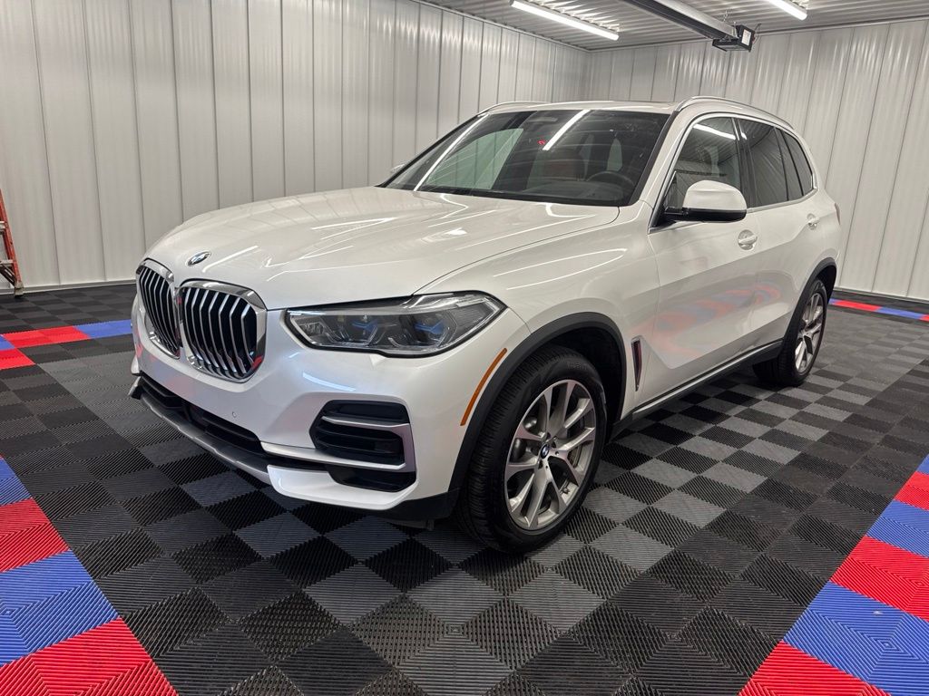 2023 BMW X5 xDrive40i Image 1 of 22