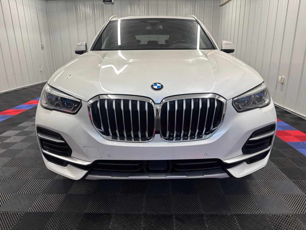 2023 BMW X5 xDrive40i Image 3 of 22