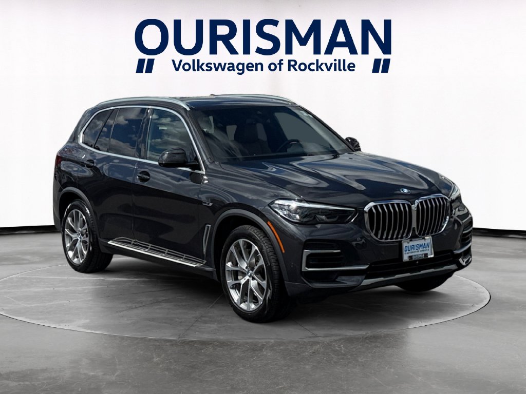 2023 BMW X5 xDrive45e Image 3 of 30