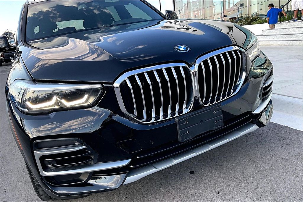 2023 BMW X5 xDrive45e Image 1 of 43