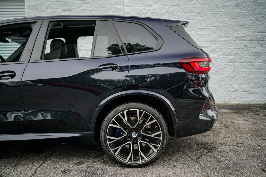 Vehicle image 11 of 41