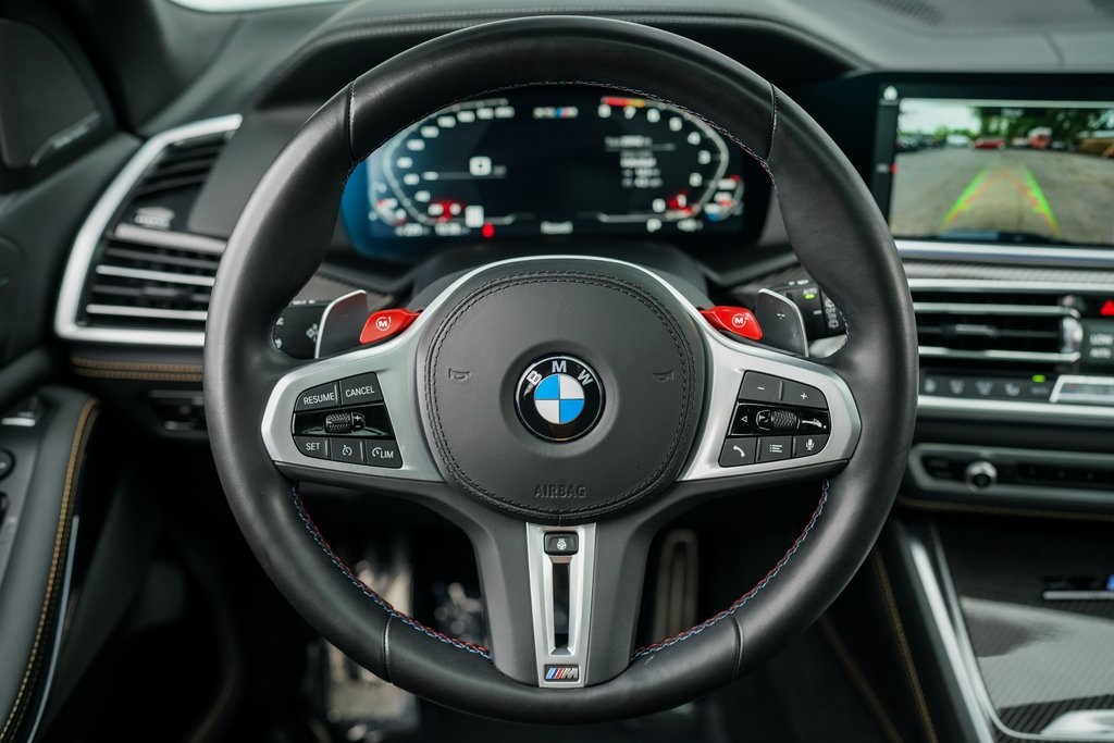 Vehicle image 27 of 41