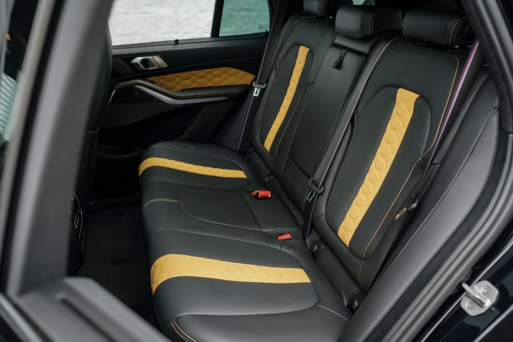 Vehicle image 23 of 41