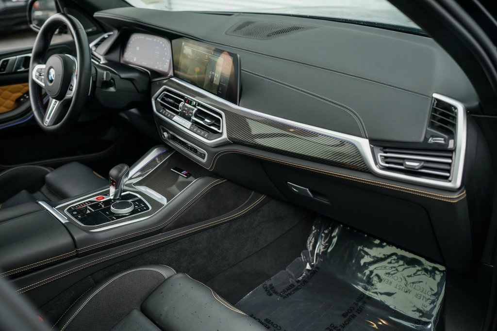 Vehicle image 21 of 41