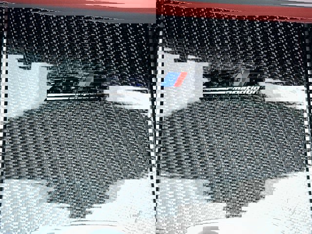 Vehicle image 24 of 28