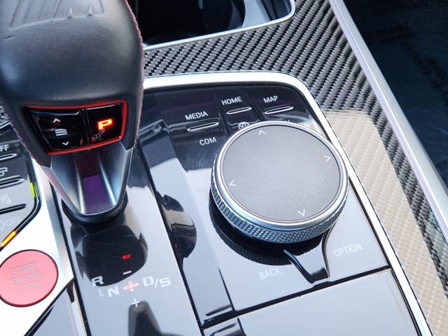 Vehicle image 17 of 29