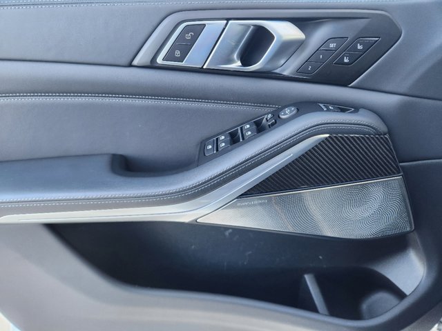 Vehicle image 18 of 29
