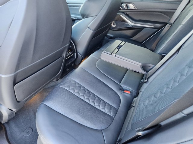 Vehicle image 25 of 29
