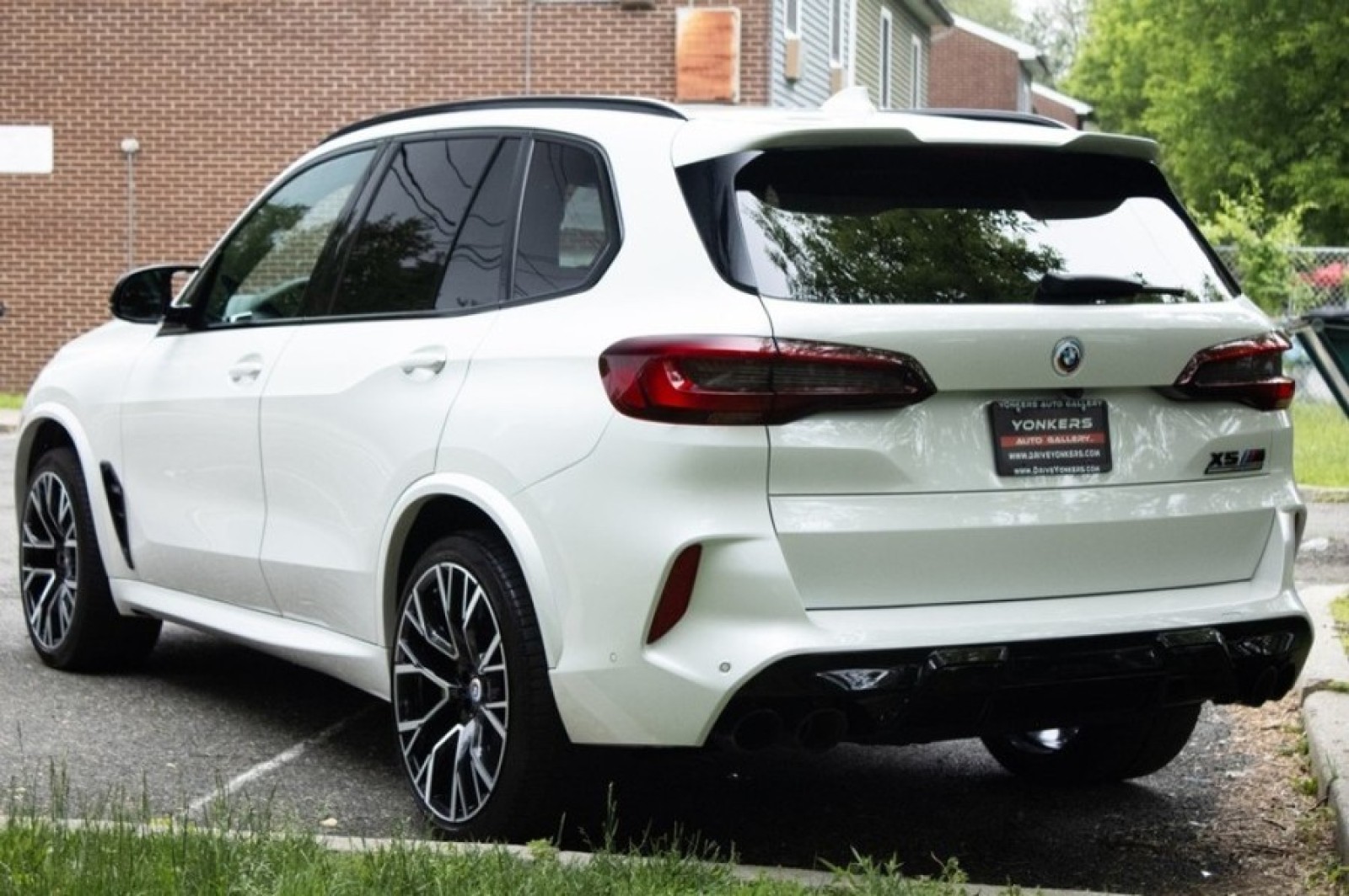 Vehicle image 13 of 76