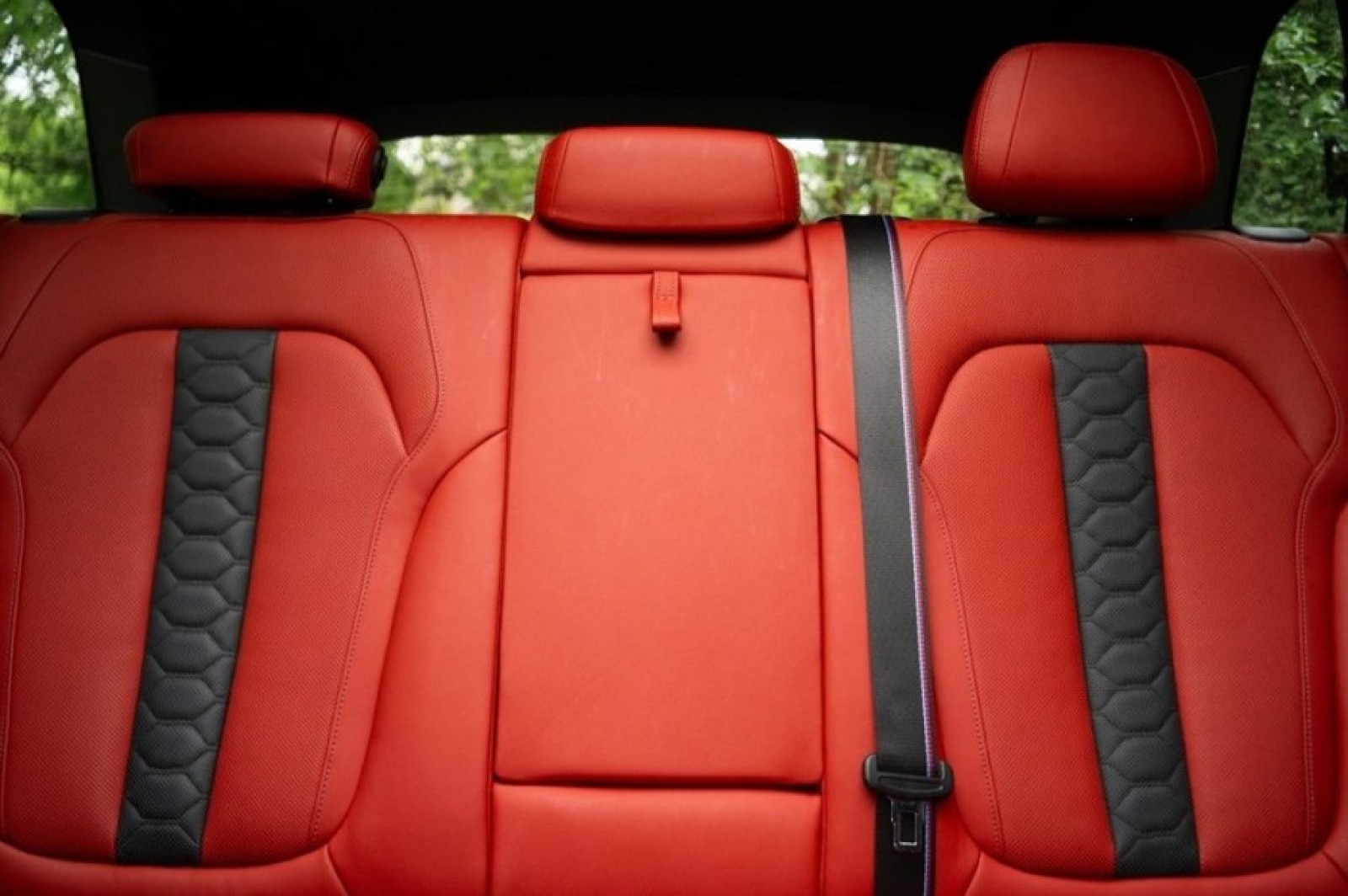 Vehicle image 25 of 76