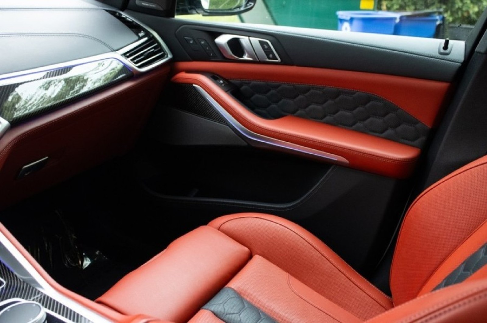 Vehicle image 75 of 76