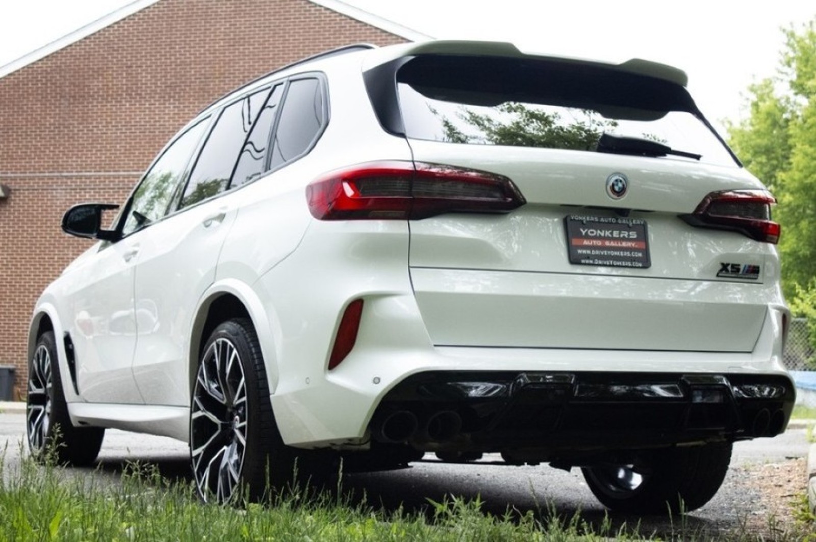 Vehicle image 11 of 76