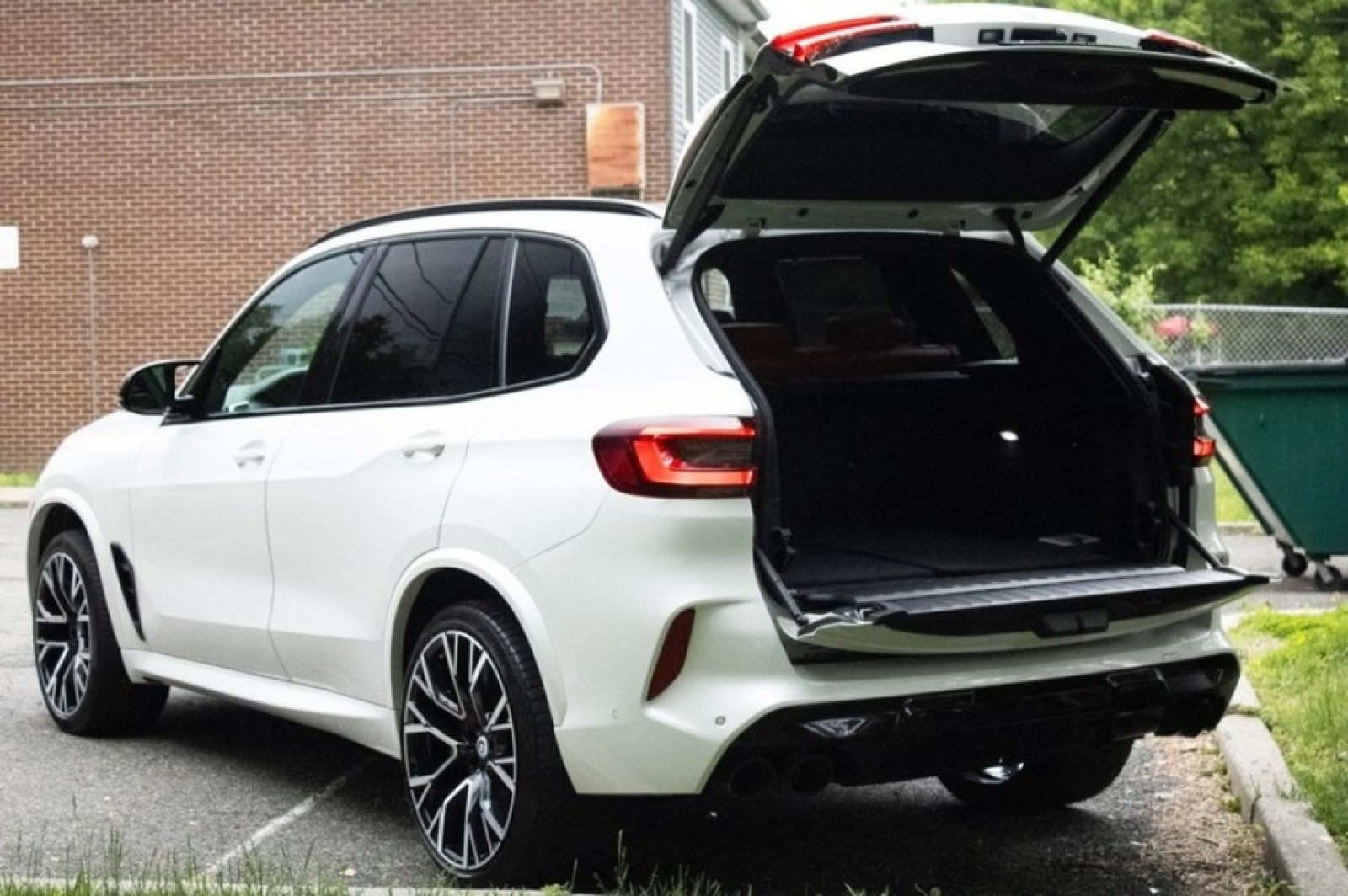 Vehicle image 14 of 76