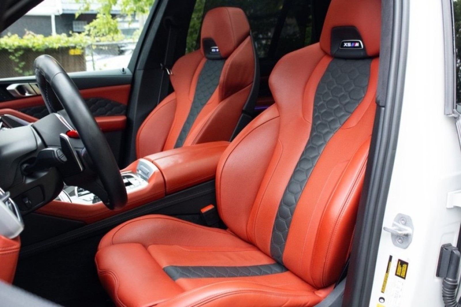 Vehicle image 26 of 76