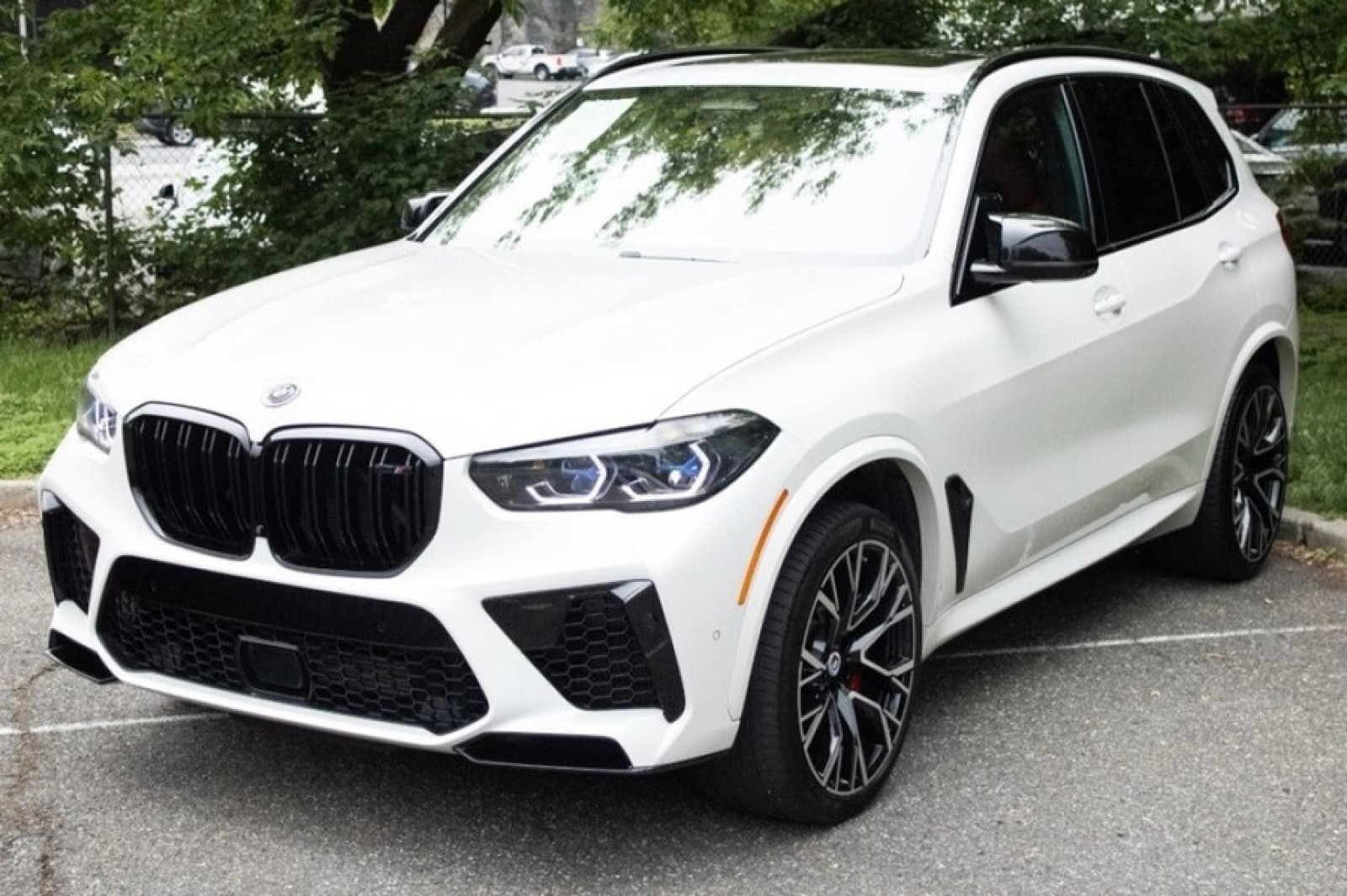 Vehicle image 2 of 76