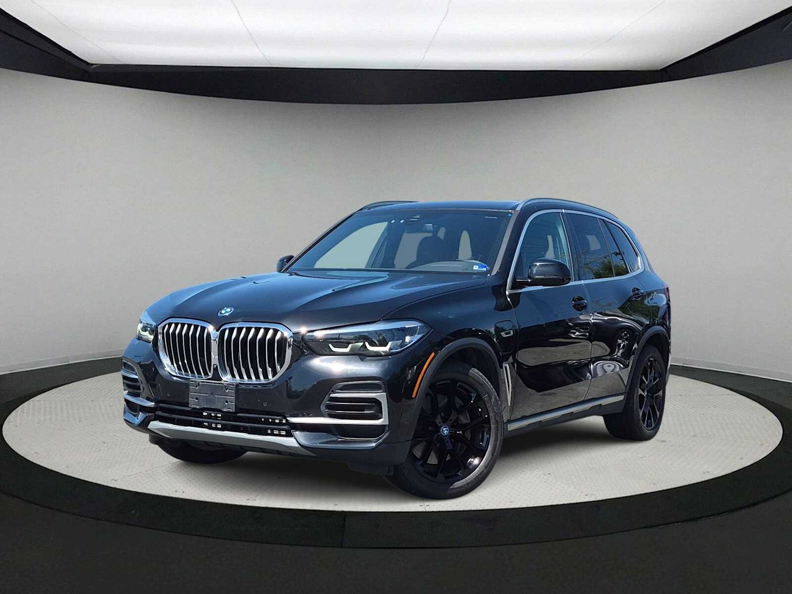 2023 BMW X5 xDrive45e Image 1 of 38