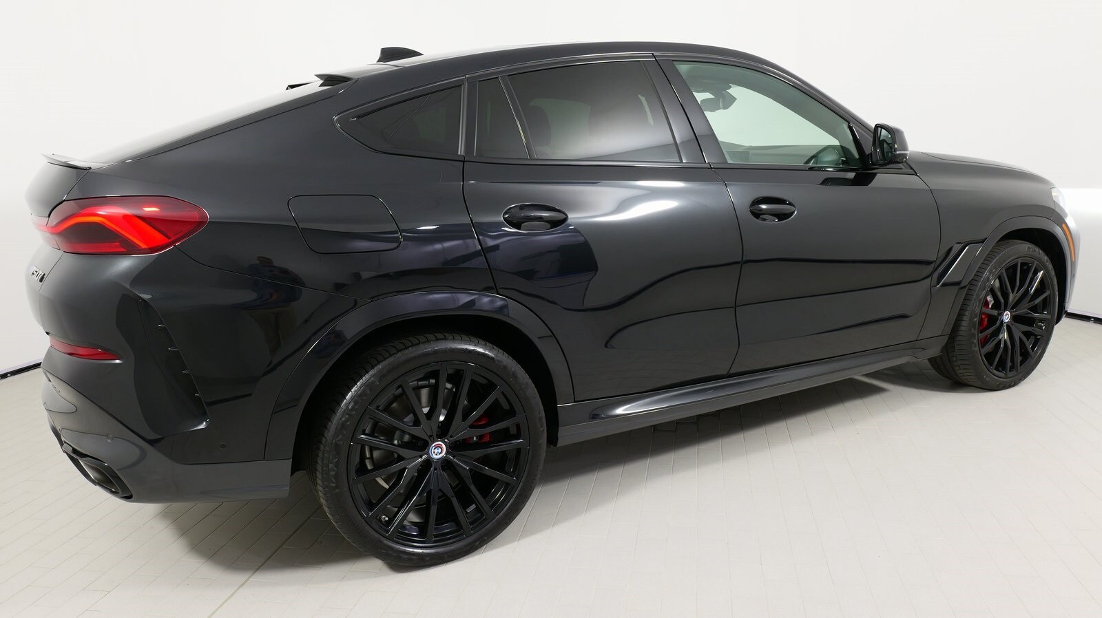 Vehicle image 16 of 86