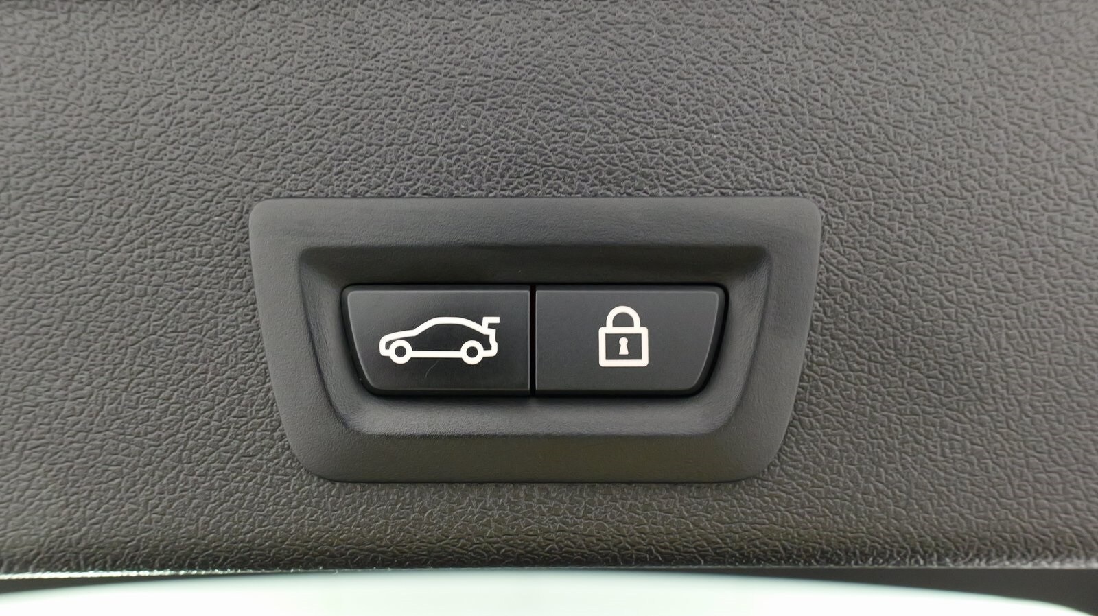 Vehicle image 70 of 86
