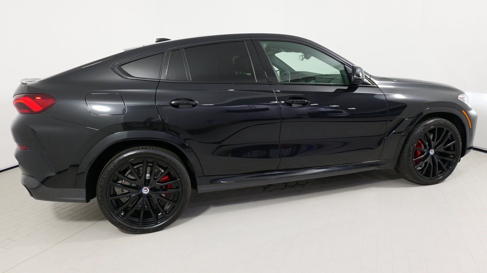 Vehicle image 15 of 86