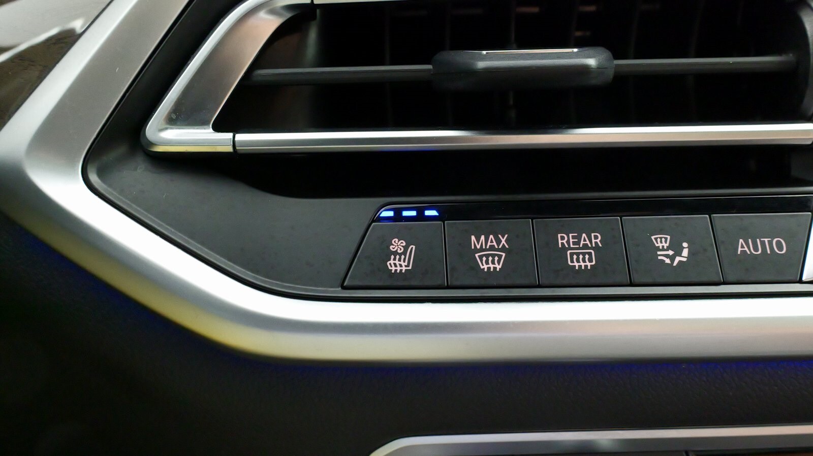 Vehicle image 68 of 86
