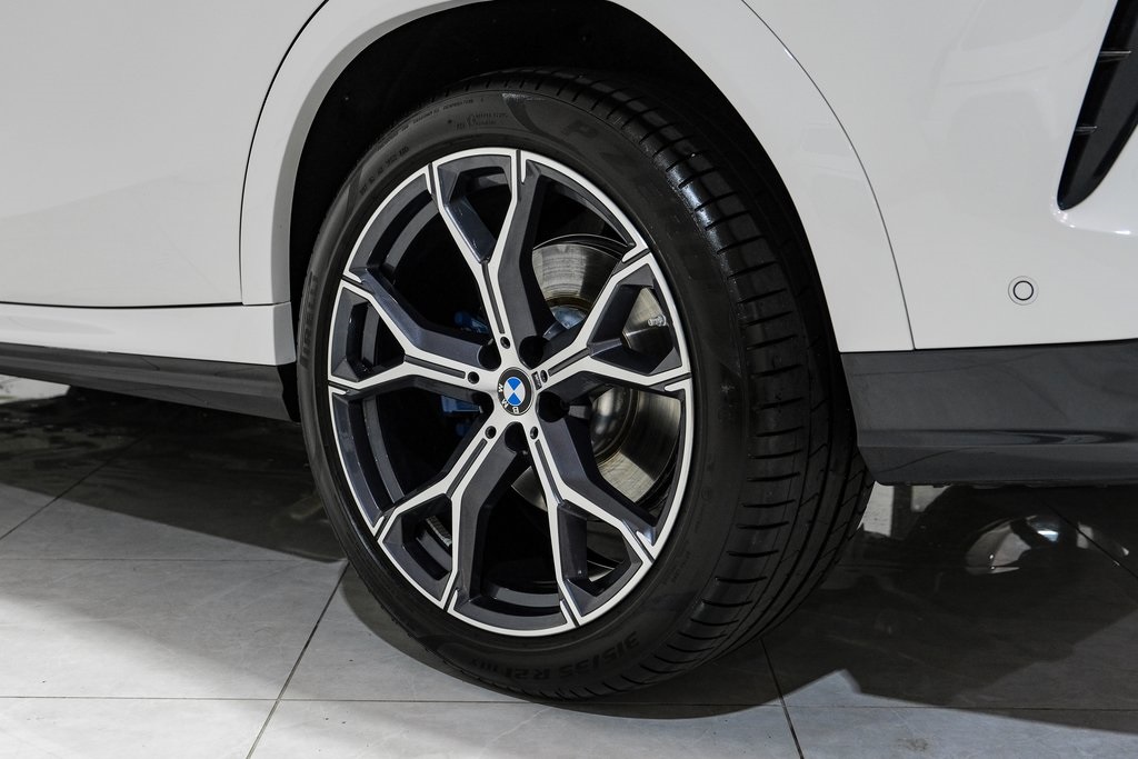 Vehicle image 52 of 53
