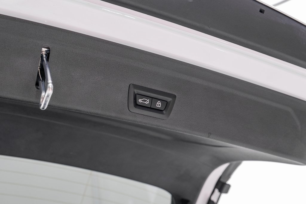 Vehicle image 48 of 53
