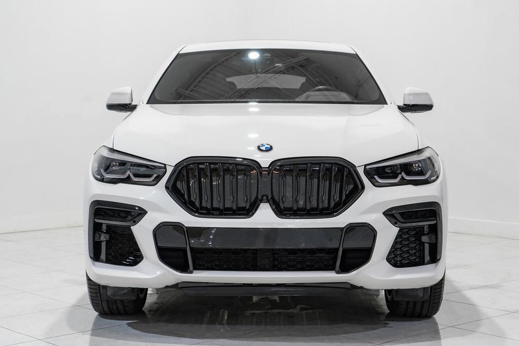 Vehicle image 4 of 53