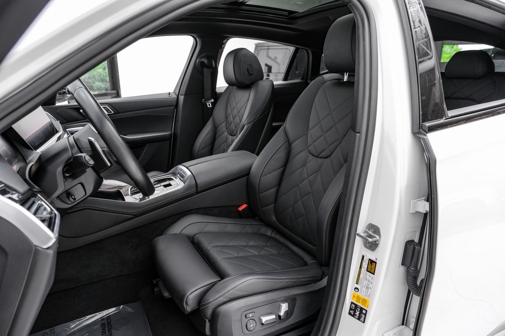 Vehicle image 13 of 53