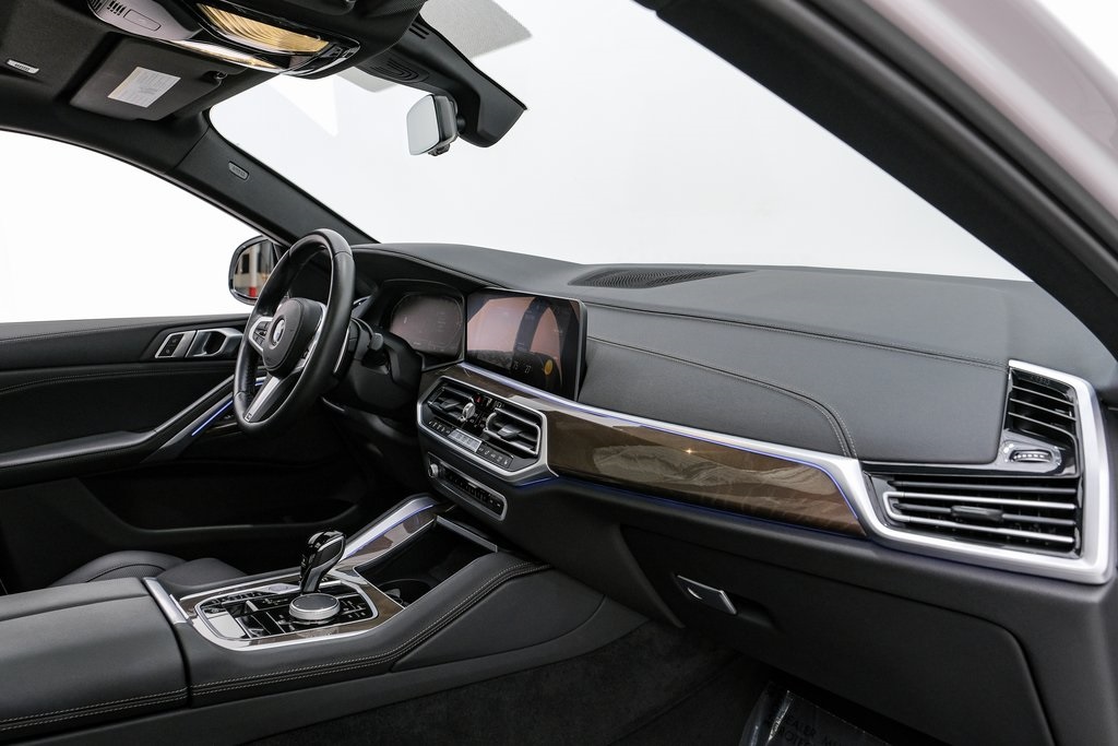 Vehicle image 14 of 53