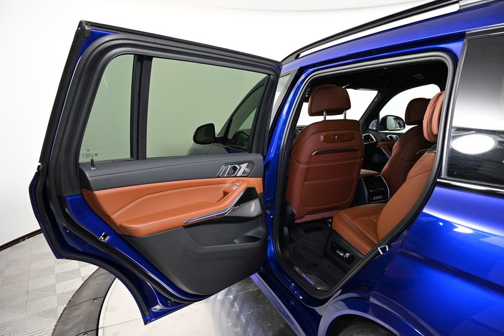 Vehicle image 24 of 29