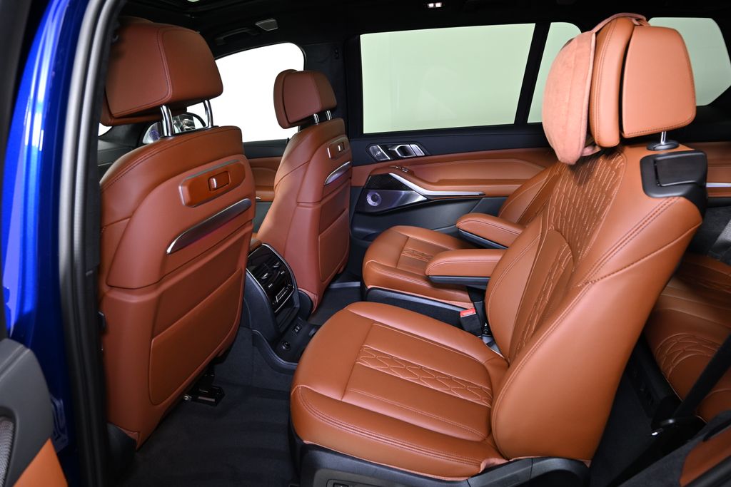 Vehicle image 25 of 29