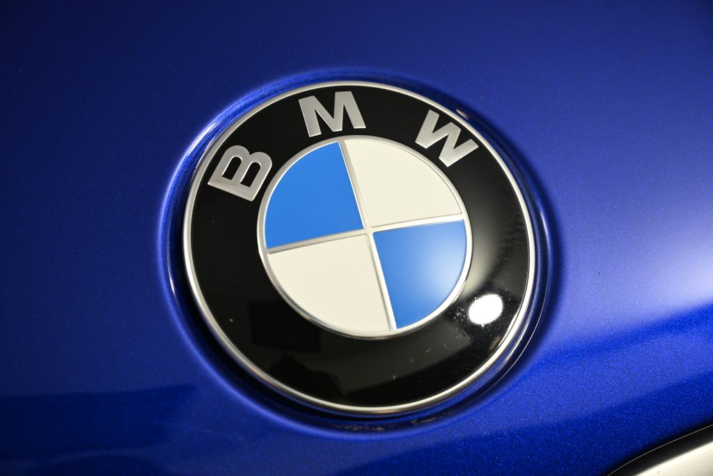 Vehicle image 14 of 29