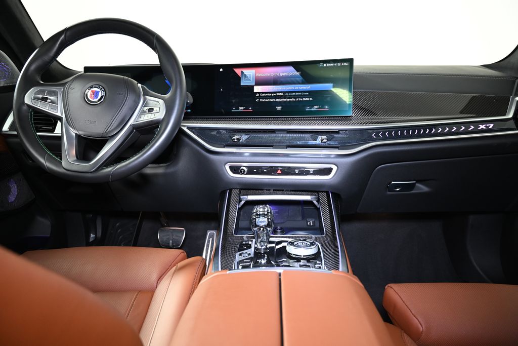 Vehicle image 17 of 29