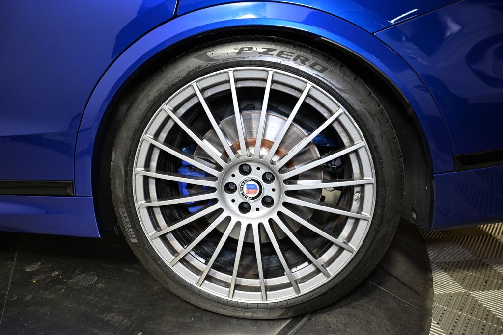 Vehicle image 13 of 29