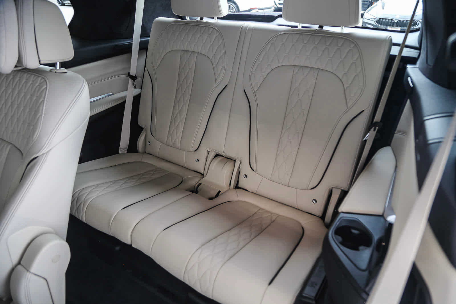 Vehicle image 19 of 29