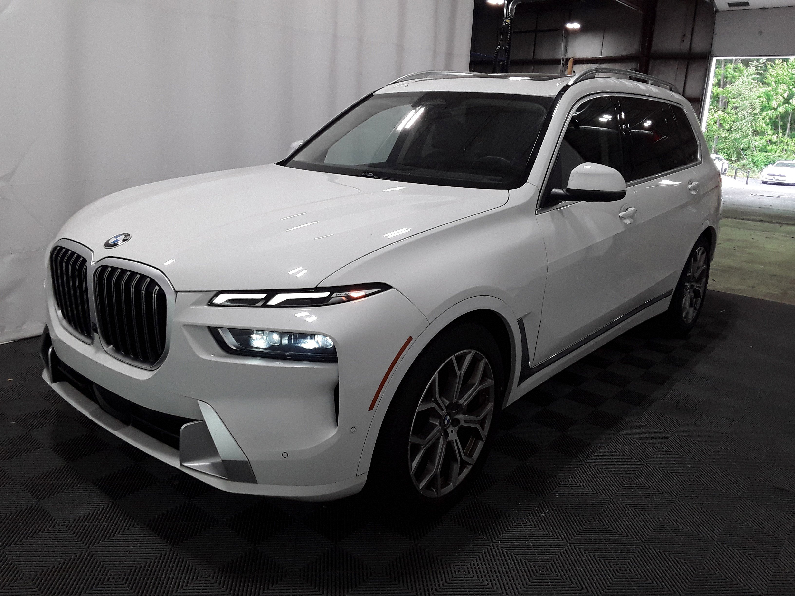 Vehicle image 1 of 34