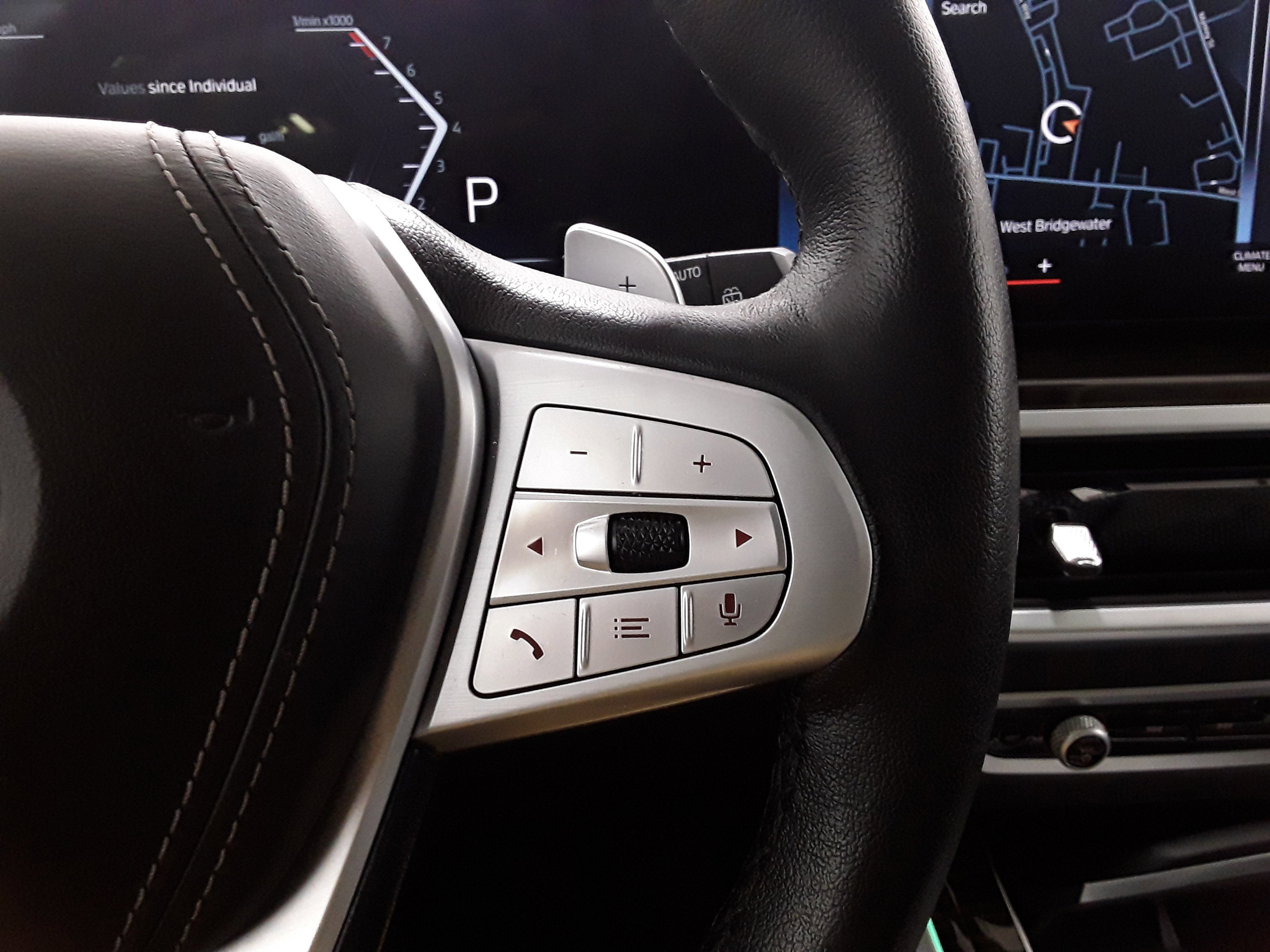 Vehicle image 20 of 34