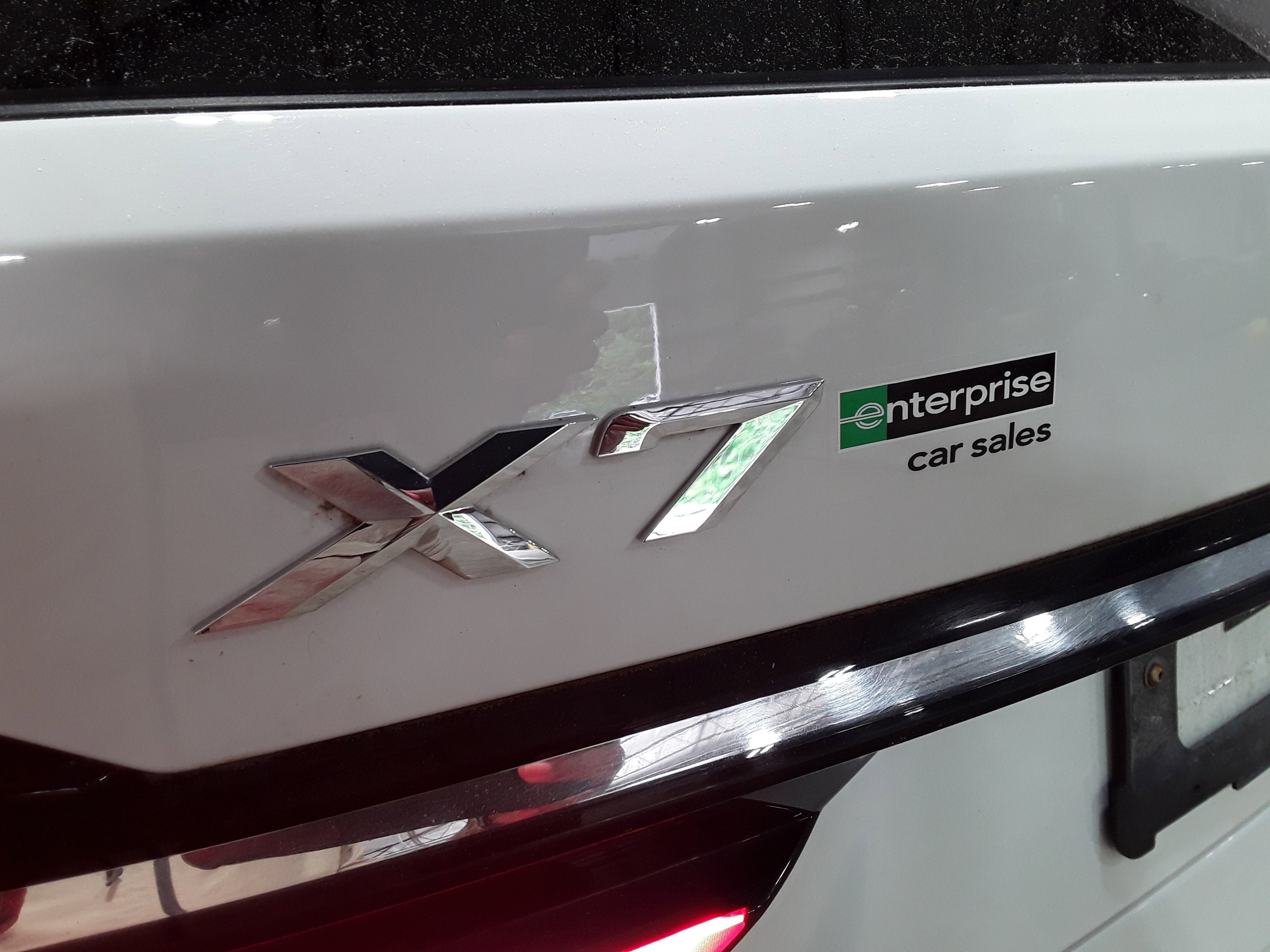 Vehicle image 33 of 34