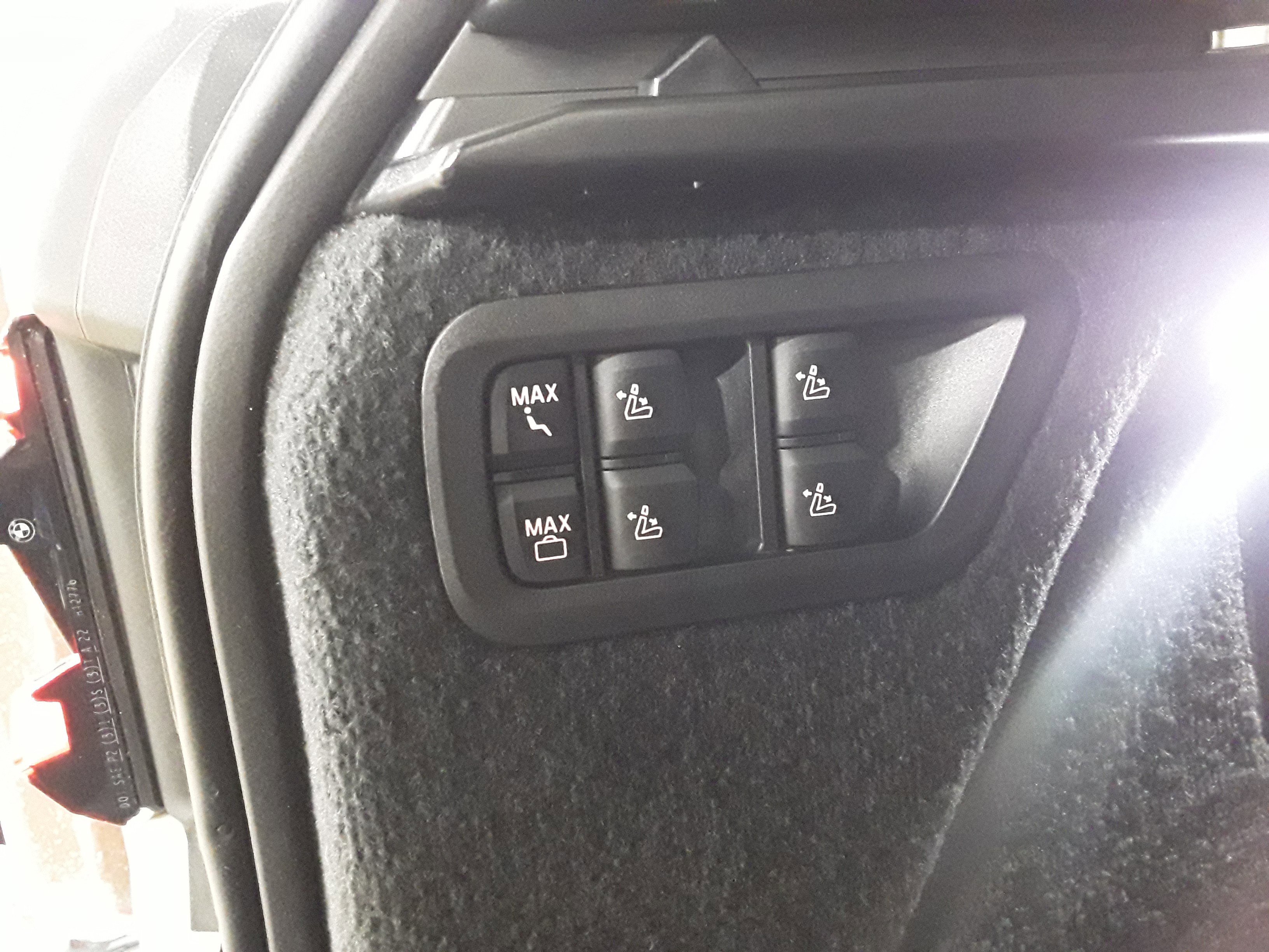 Vehicle image 7 of 34