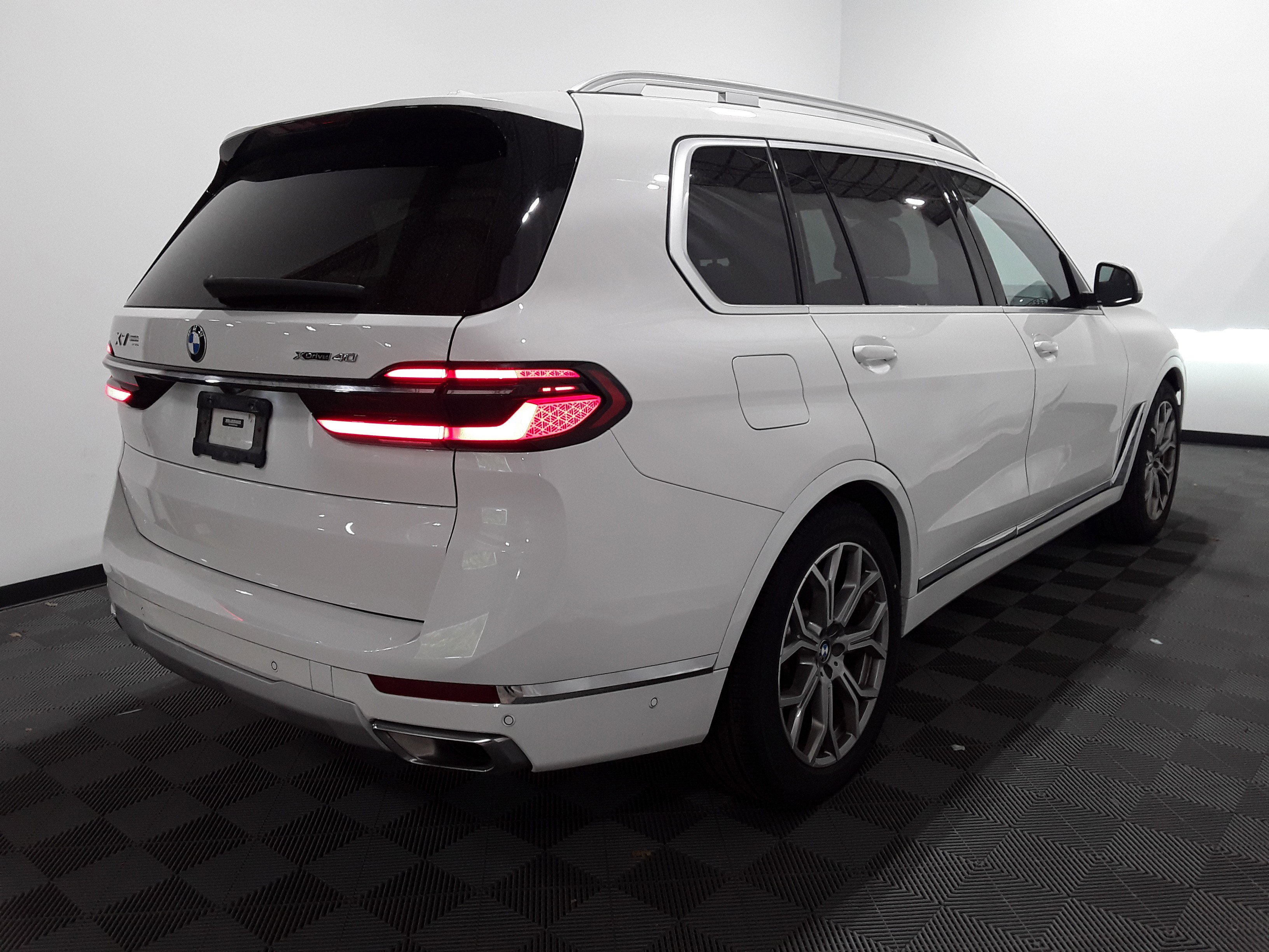 Vehicle image 3 of 34