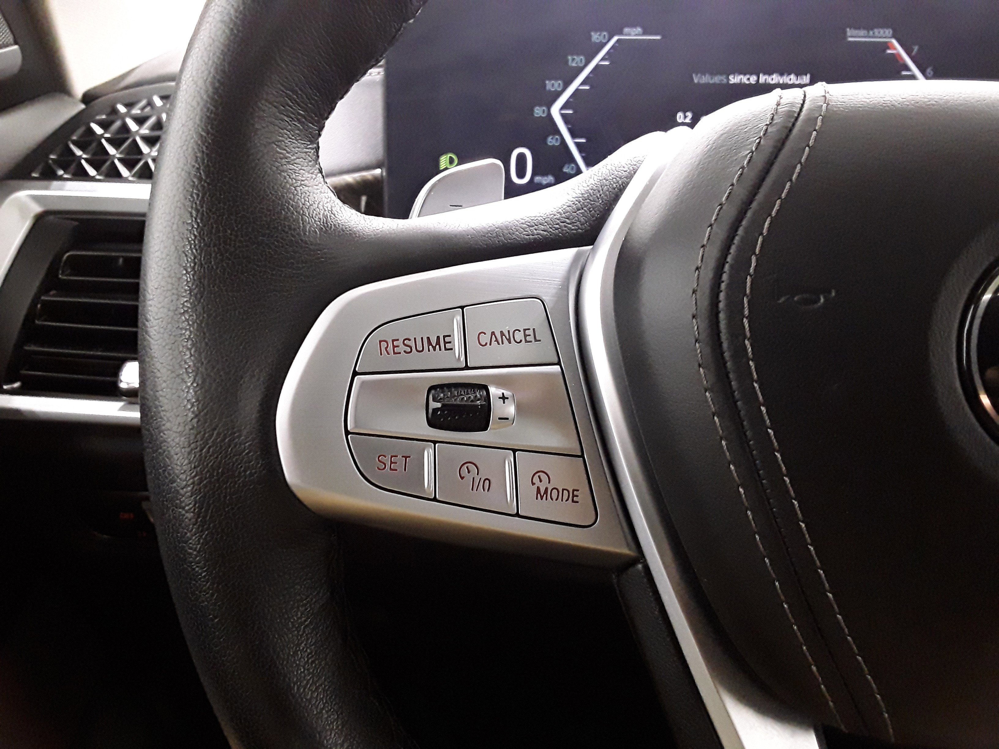 Vehicle image 19 of 34