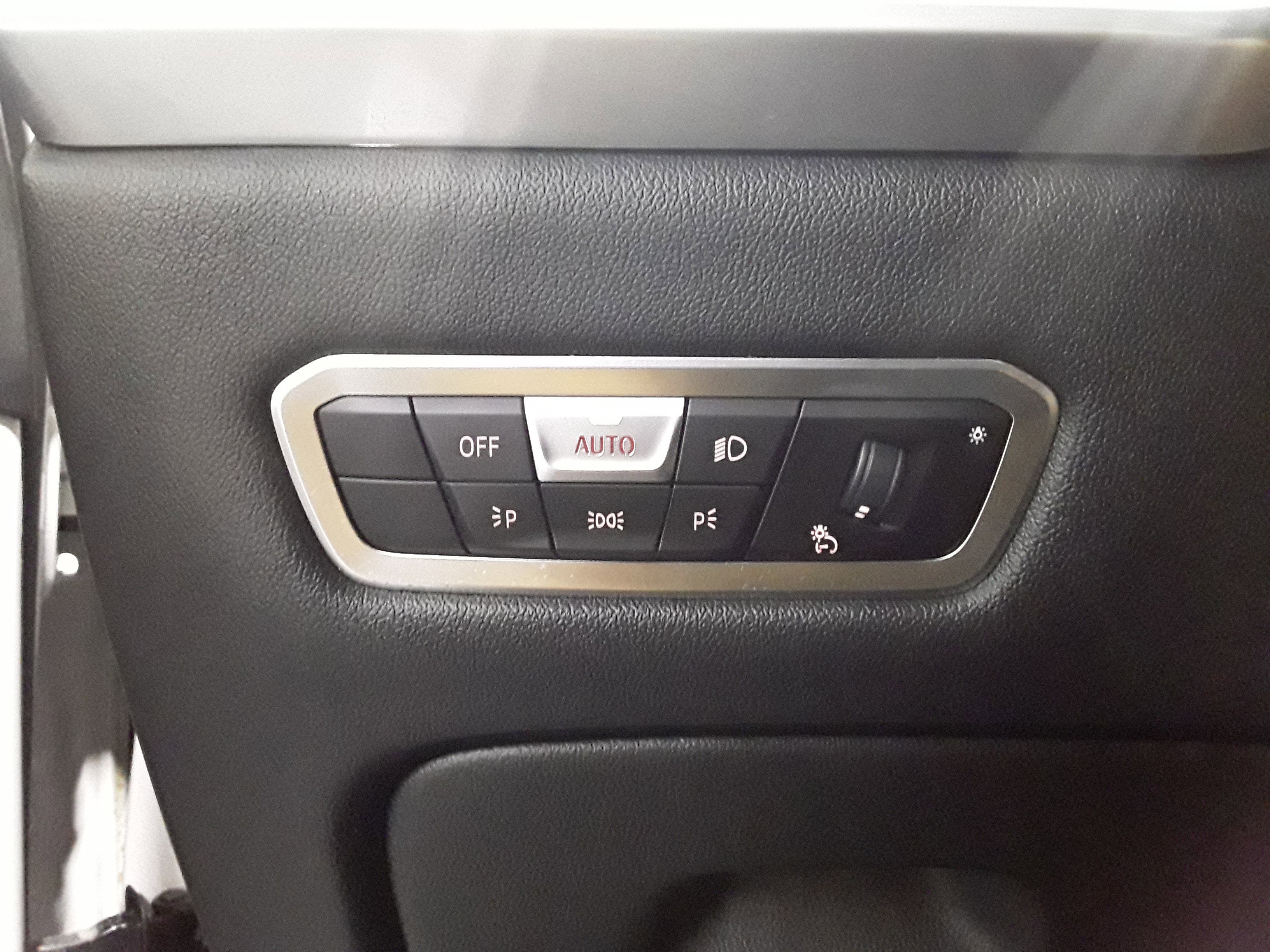 Vehicle image 29 of 34