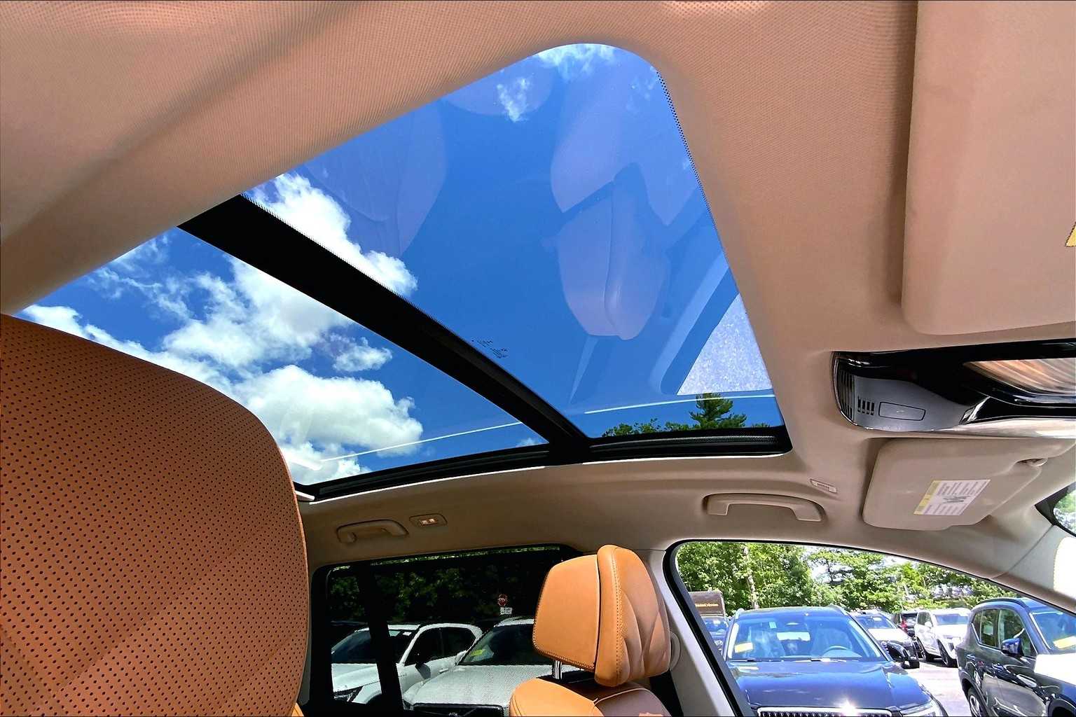 Vehicle image 15 of 30