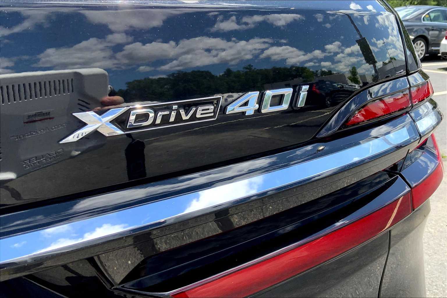 Vehicle image 23 of 30